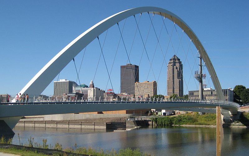 bridge in des moines