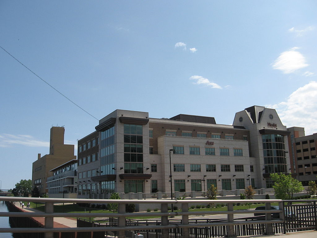 downtown green bay skyline