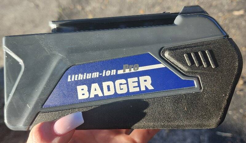 Wild Badger Power 40-volt 4 Ah lithium-ion battery 